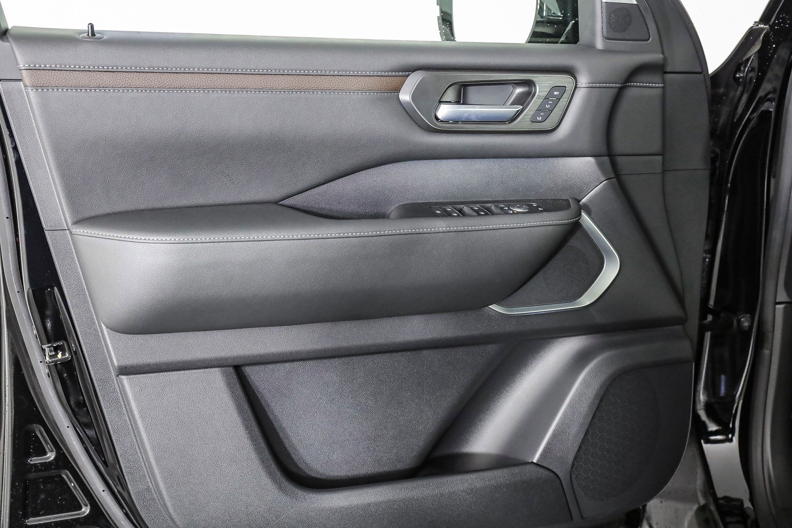 New 2025 Nissan Armada Platinum image 25