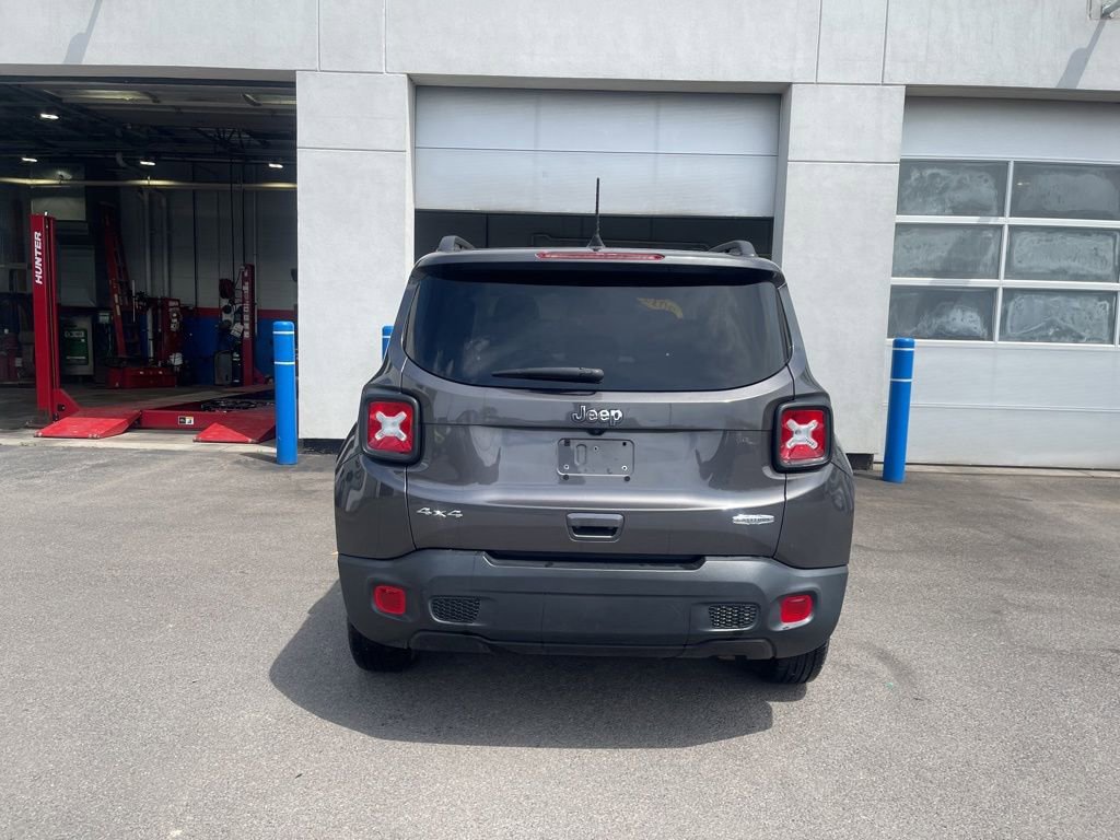 Used 2019 Jeep Renegade Latitude AWD/4WD image 6