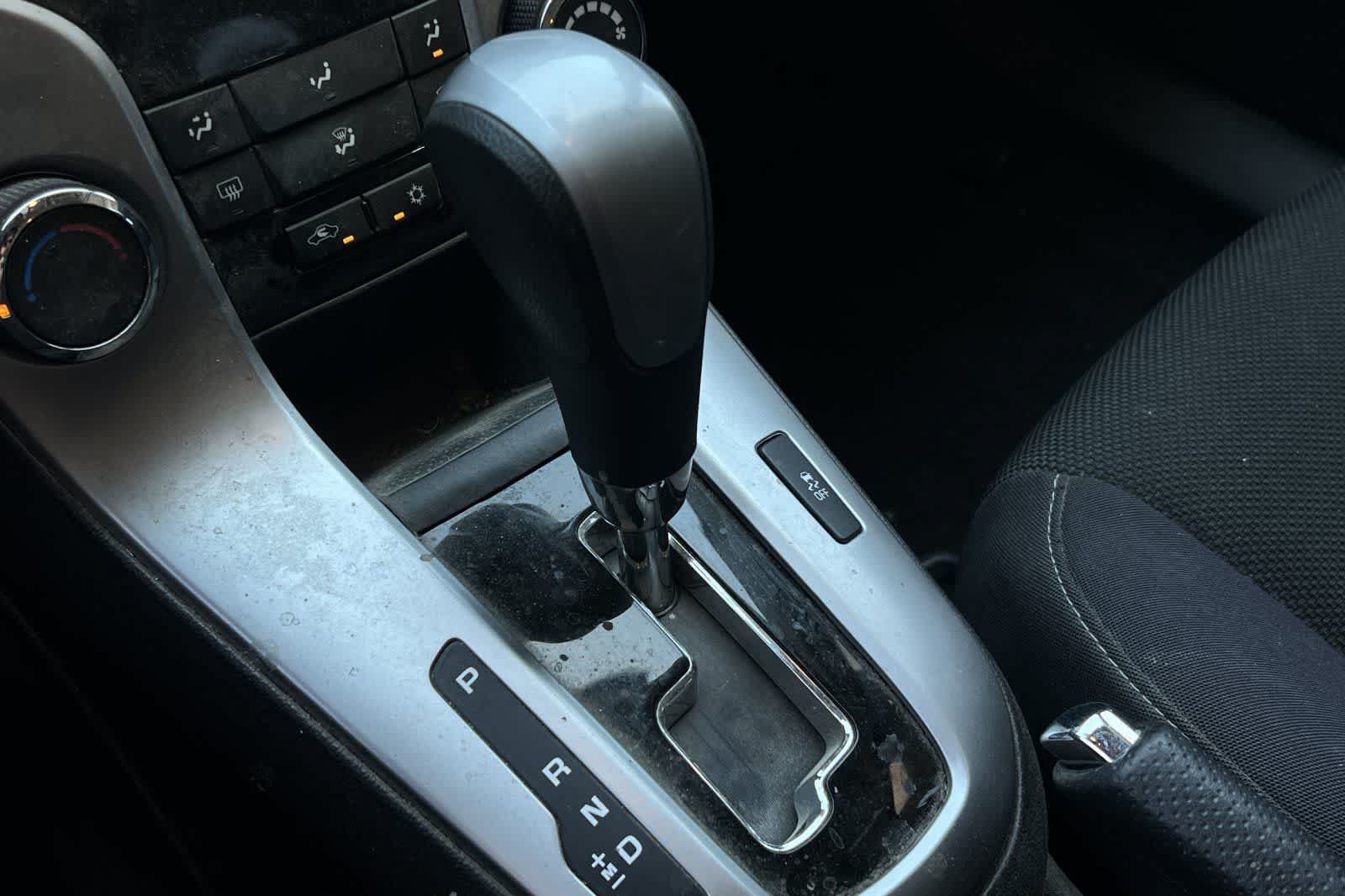 Used 2015 Chevrolet Cruze LT FWD image 22