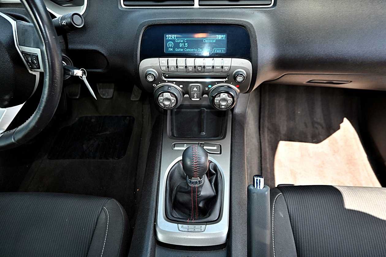 Used 2010 Chevrolet Camaro LT w/ RS Package RWD image 11