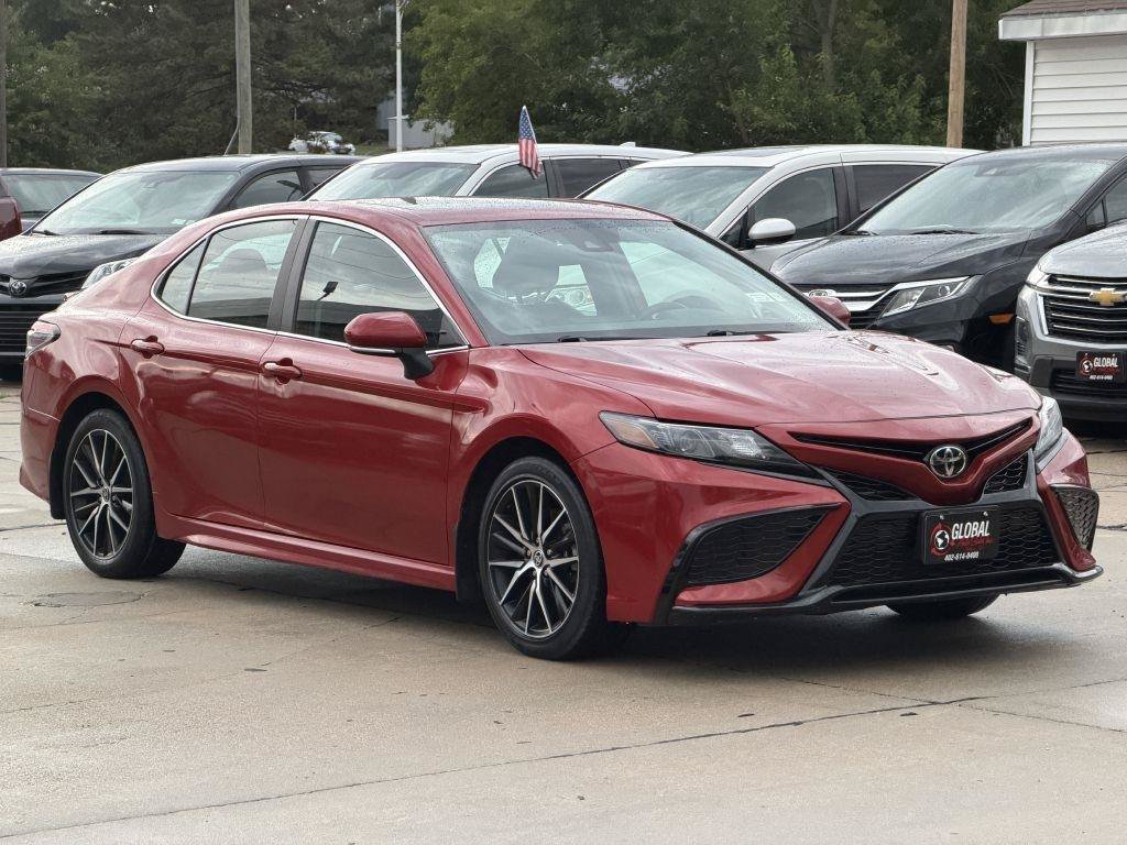 Used 2021 Toyota Camry SE w/ Cold Weather Package AWD/4WD image 2