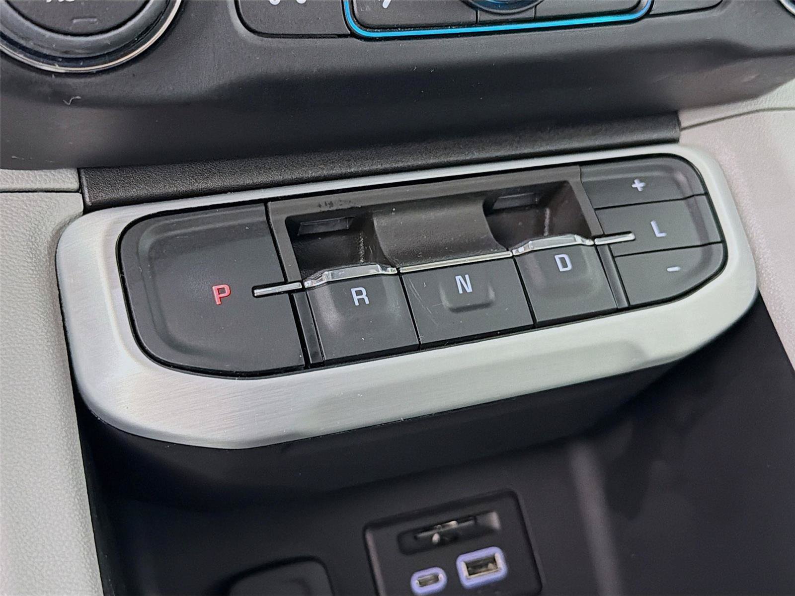 Used 2023 GMC Acadia SLT w/ Technology Package AWD/4WD image 22