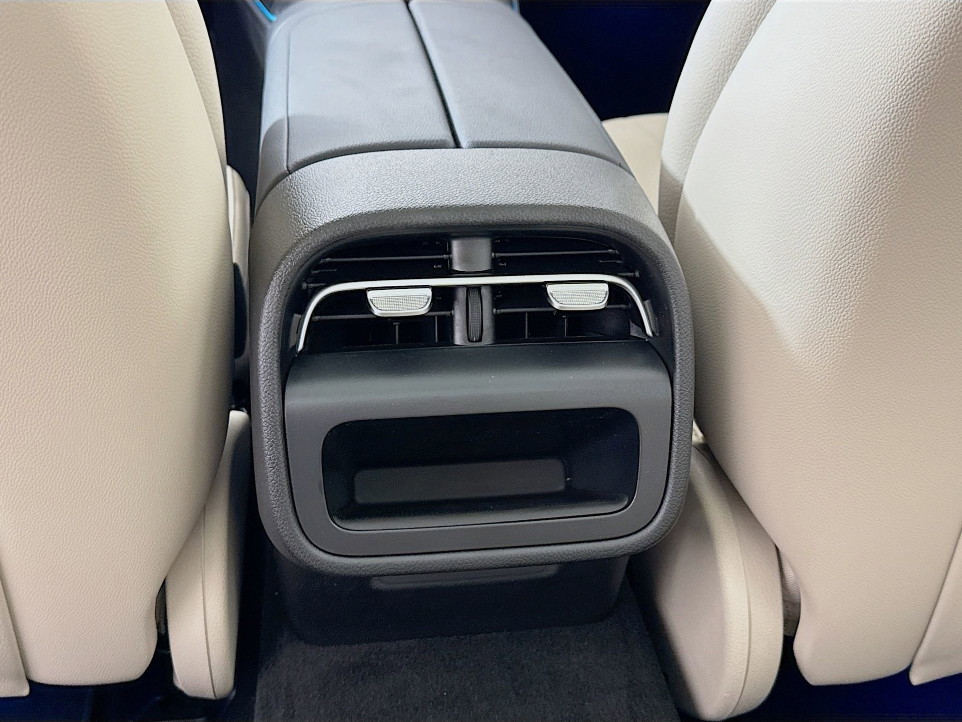 New 2026 Mercedes-Benz E 450 4MATIC Sedan image 28