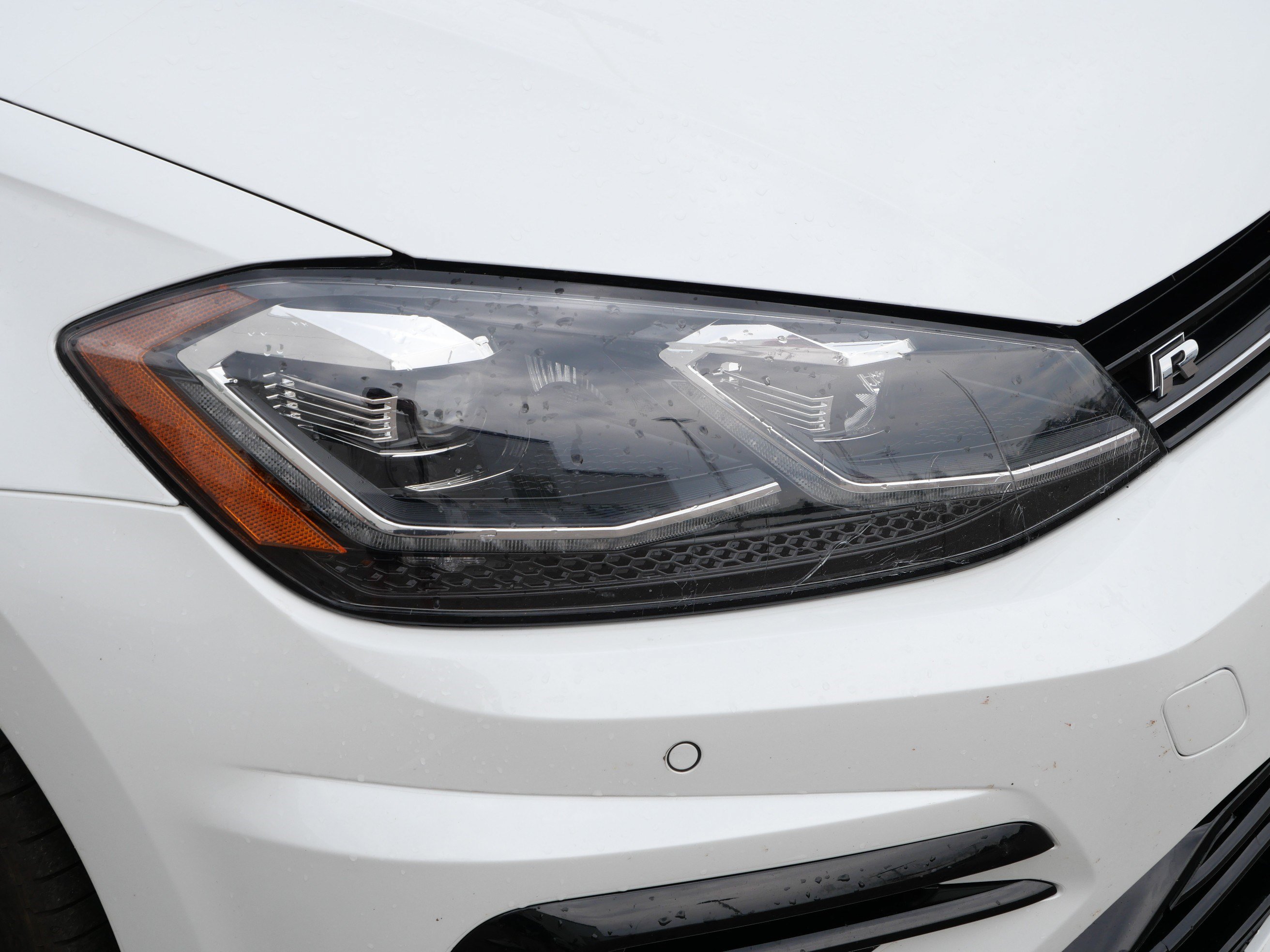 Used 2018 Volkswagen Golf R 4-Door AWD/4WD image 16