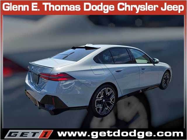 Used 2025 BMW 530i w/ M Sport Package RWD image 7