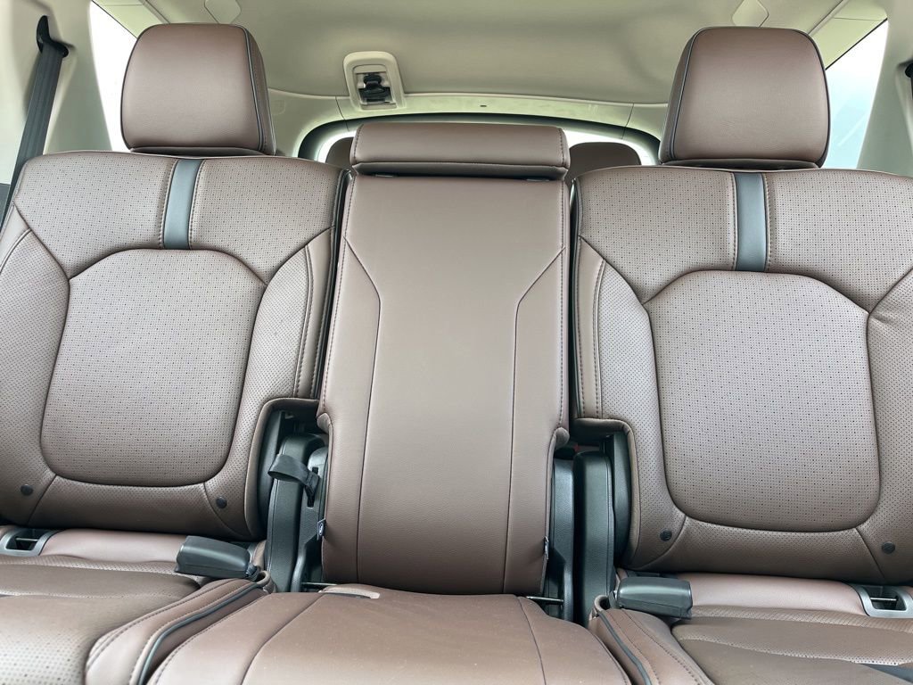 Used 2025 Honda Pilot Elite image 26