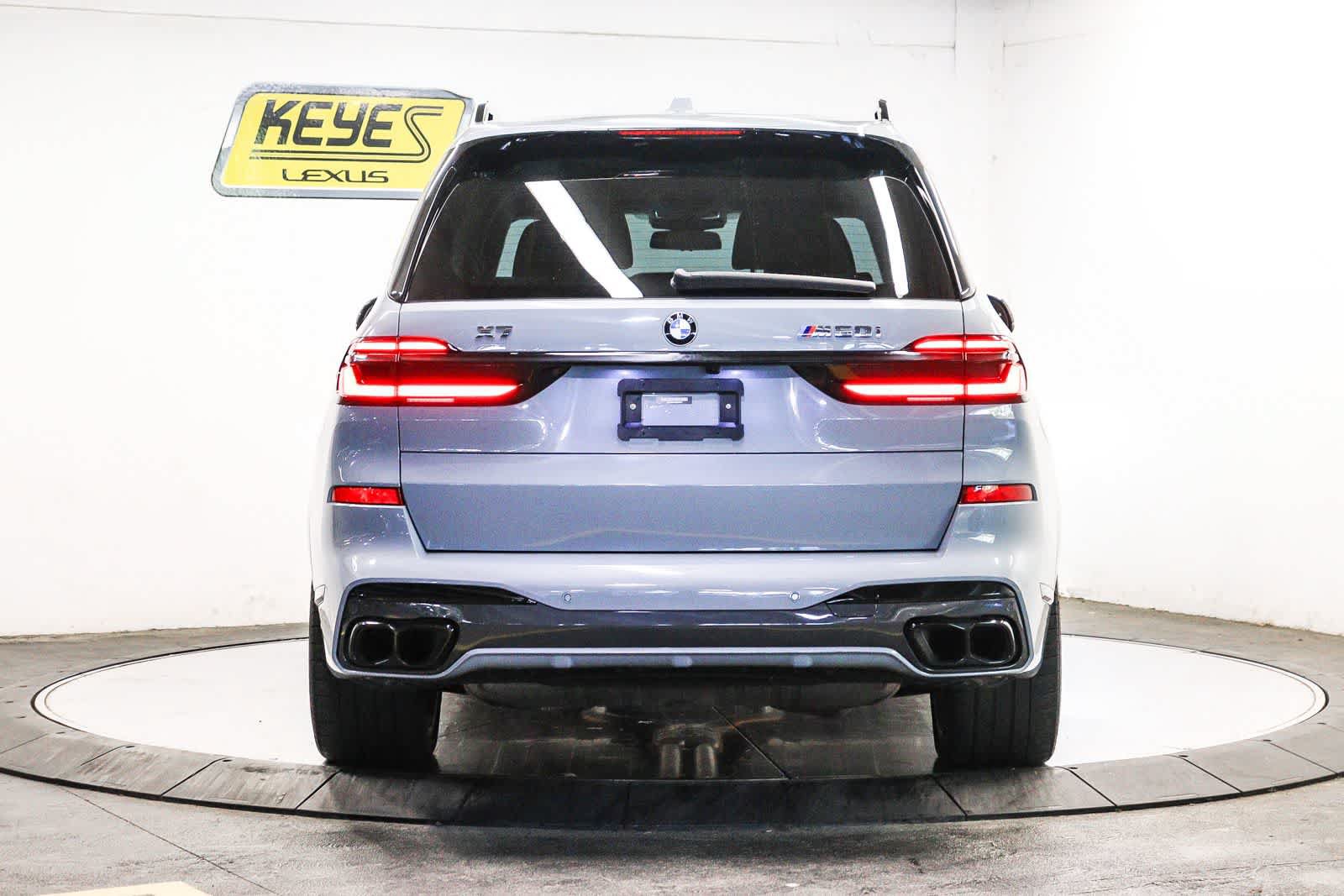 Used 2024 BMW X7 M60i w/ Executive Package AWD/4WD image 3