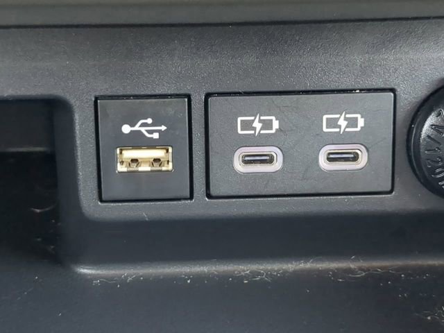 Used 2023 Toyota Highlander XLE image 22