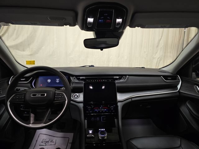 Used 2023 Jeep Grand Cherokee Limited AWD/4WD image 31