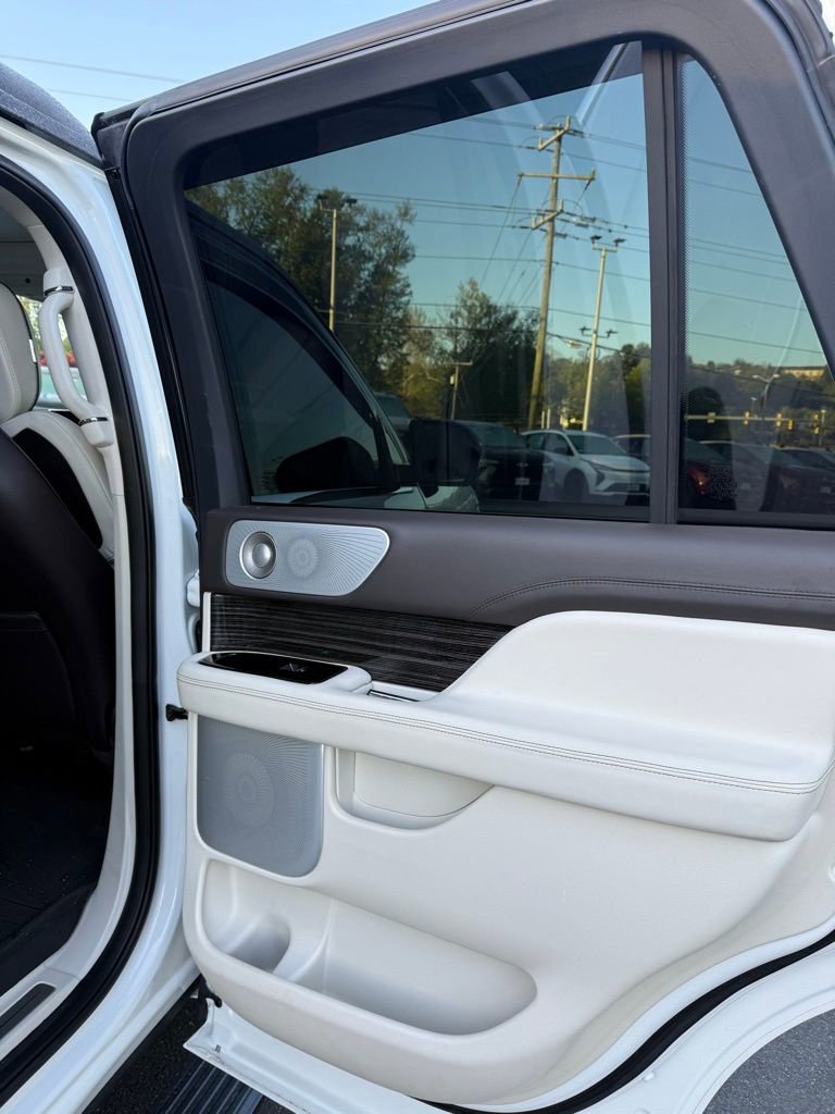 Used 2024 Lincoln Navigator Black Label AWD/4WD image 16