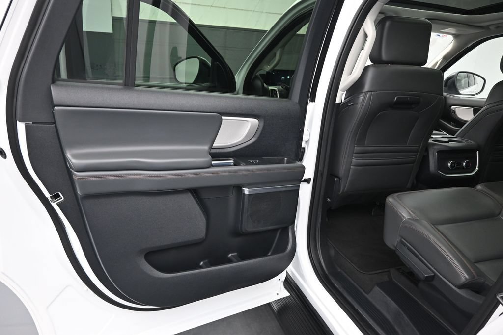 Used 2025 Ford Expedition Max Active AWD/4WD image 12