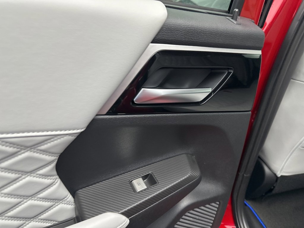 New 2025 Mitsubishi Outlander SEL image 8