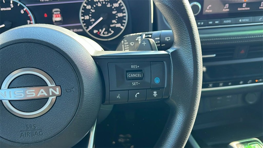 Used 2024 Nissan Rogue SV image 16