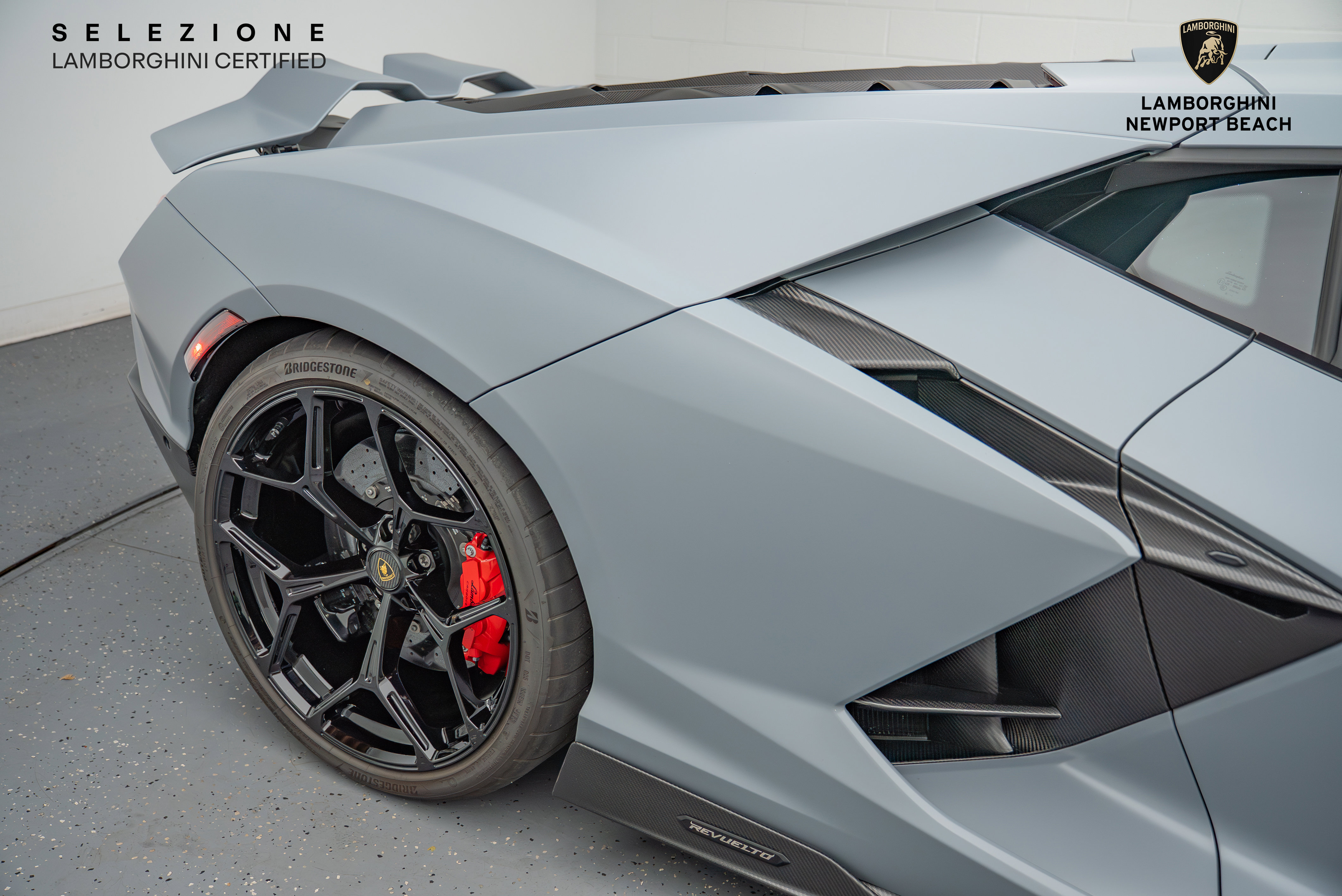 Used 2024 Lamborghini Revuelto image 8