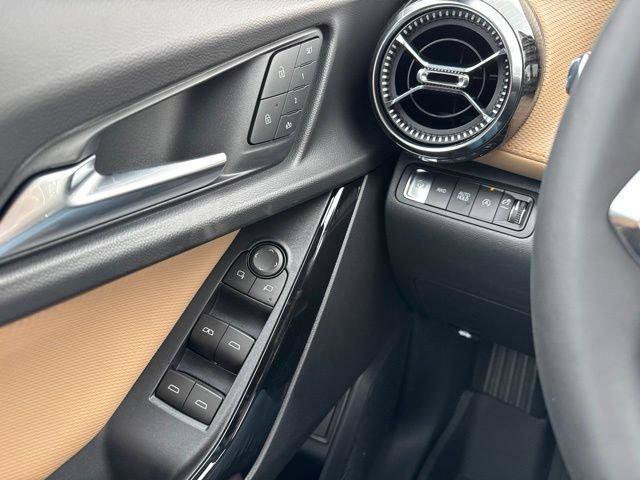 New 2026 Chevrolet Equinox ACTIV w/ Convenience Package III AWD/4WD image 18