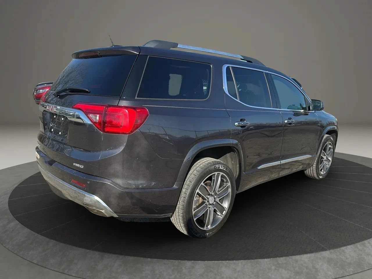 Used 2017 GMC Acadia Denali AWD/4WD image 5