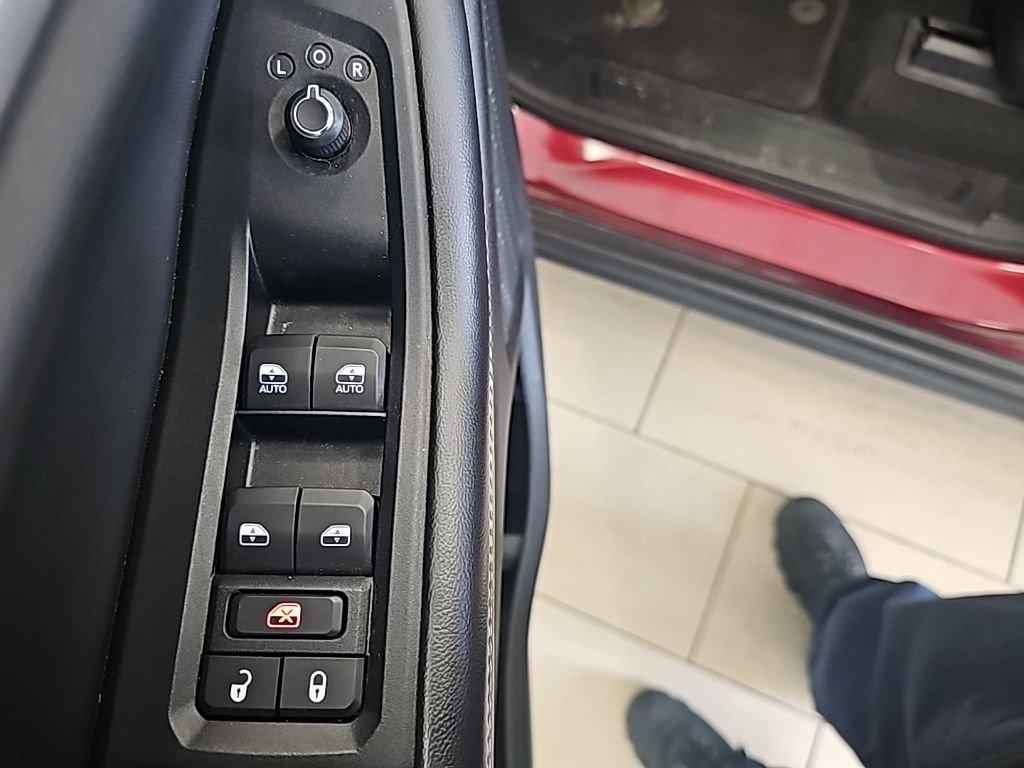 Used 2024 Jeep Grand Cherokee Limited image 12