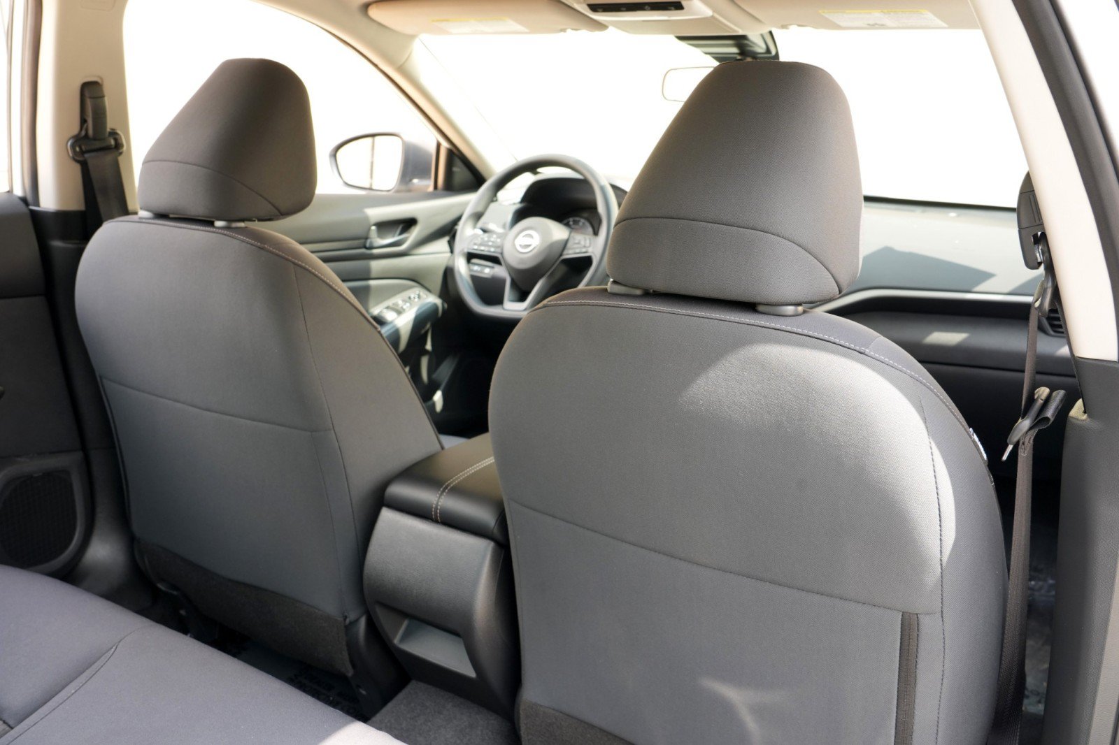 Used 2024 Nissan Altima 2.5 S FWD image 29