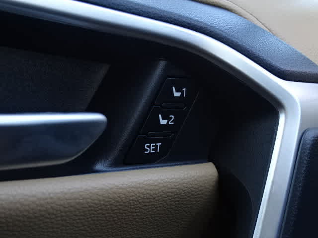 Used 2025 Toyota RAV4 Limited w/ Advanced Technology Package FWD image 38