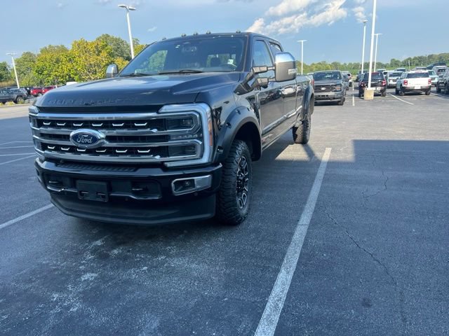 Used 2023 Ford F250 Platinum AWD/4WD image 3