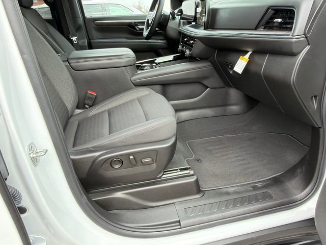 Certified 2025 Chevrolet Suburban LS image 13