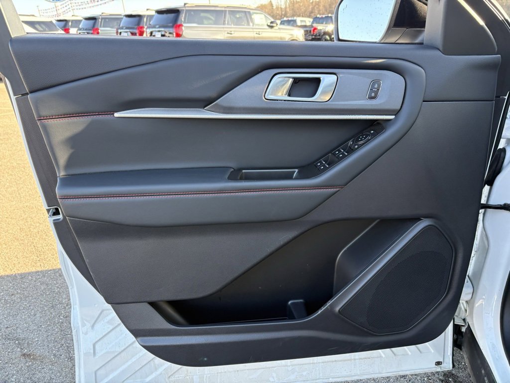 Used 2025 Ford Explorer ST-Line image 39
