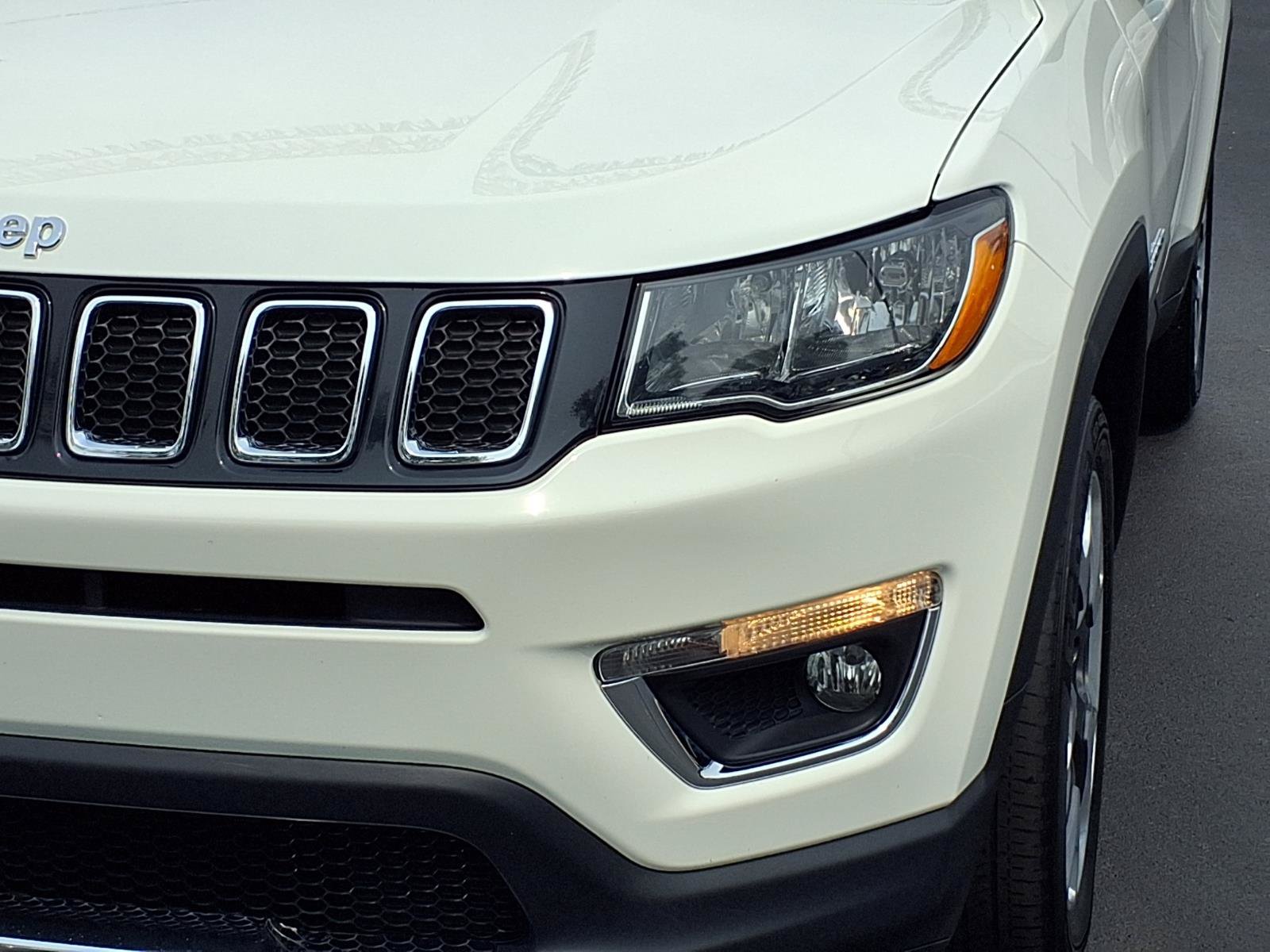 Used 2018 Jeep Compass Limited AWD/4WD image 28