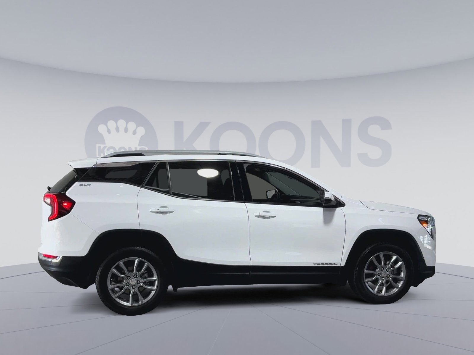 Used 2022 GMC Terrain SLT w/ Tech Package image 12