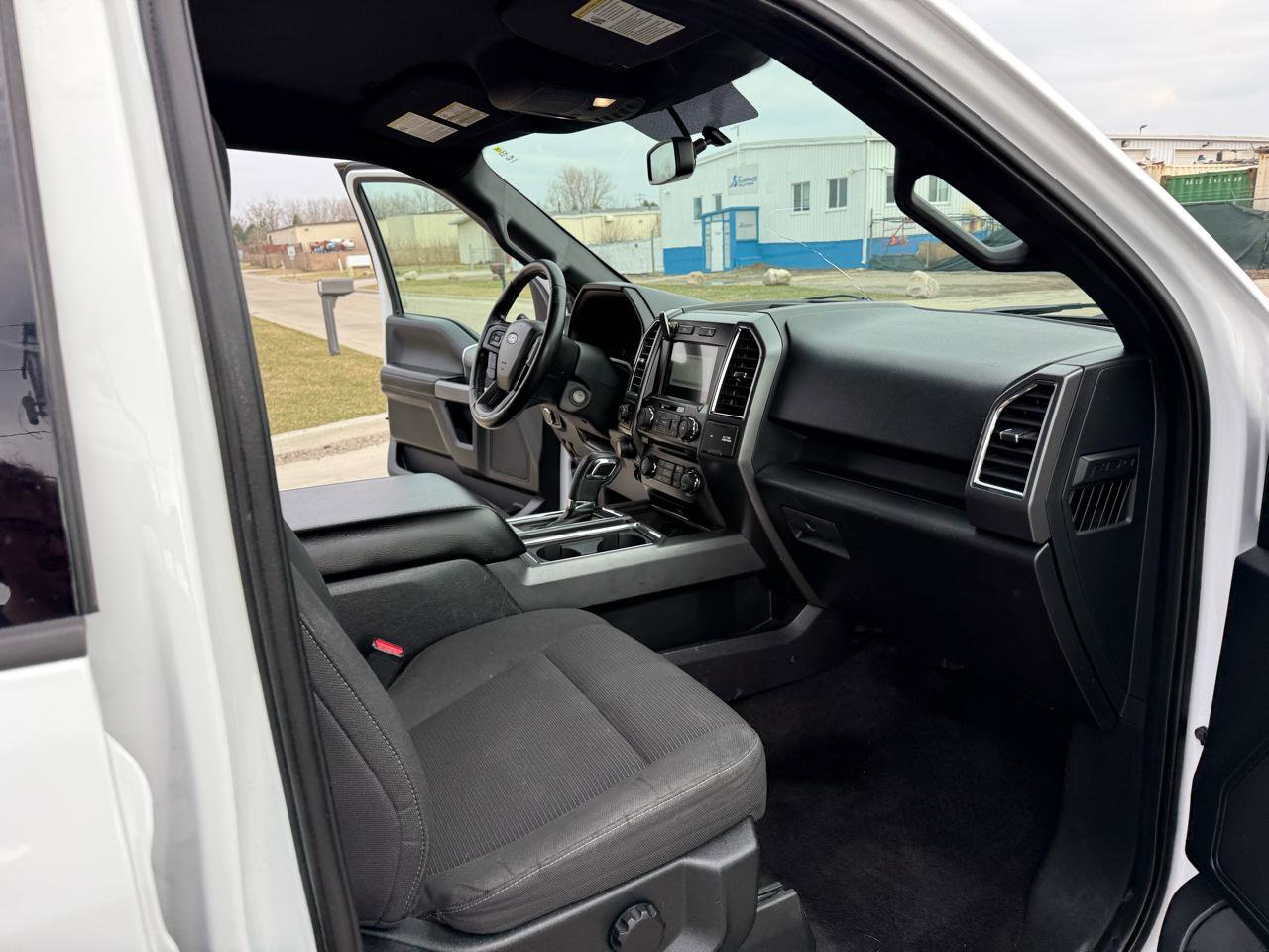 Used 2017 Ford F150 XLT w/ Equipment Group 301A Mid image 22