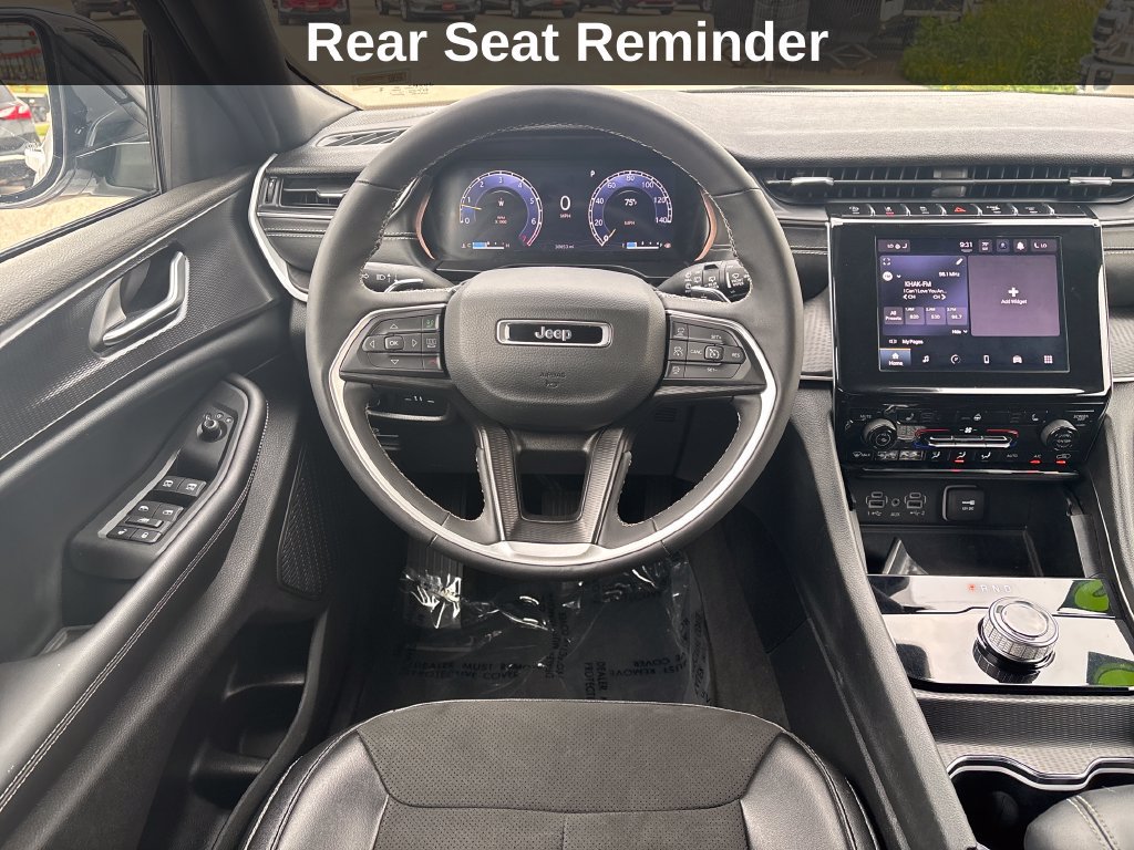 Used 2023 Jeep Grand Cherokee Altitude AWD/4WD image 18