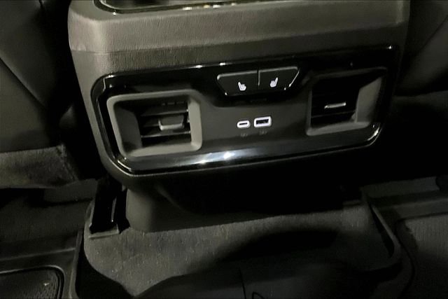 Used 2024 GMC Sierra 2500 AT4 w/ Technology Package image 28