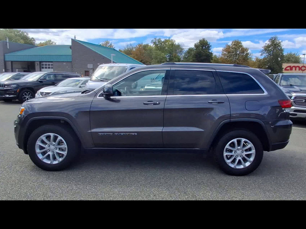 Used 2021 Jeep Grand Cherokee Laredo AWD/4WD image 5