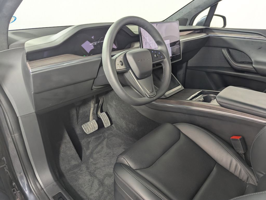 Used 2023 Tesla Model X image 29