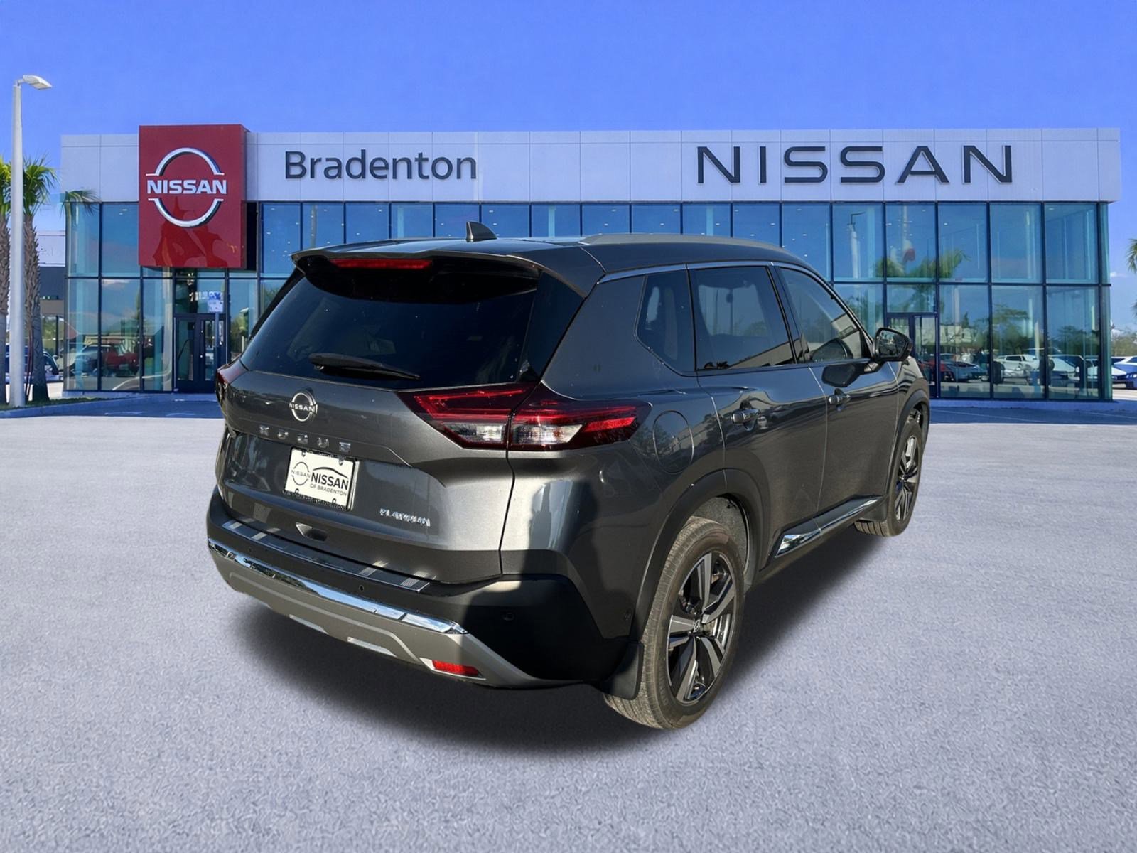 Certified 2023 Nissan Rogue Platinum w/ Platinum Premium Package image 5