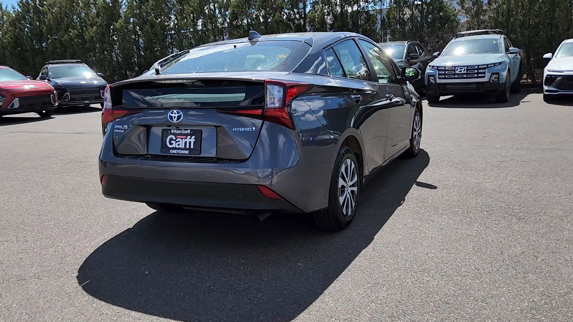 Used 2020 Toyota Prius LE AWD/4WD image 3