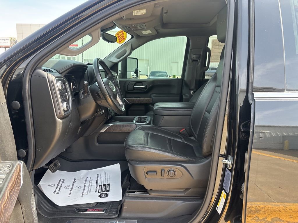 Used 2023 GMC Sierra 2500 Denali w/ Denali Black Diamond Edition image 15