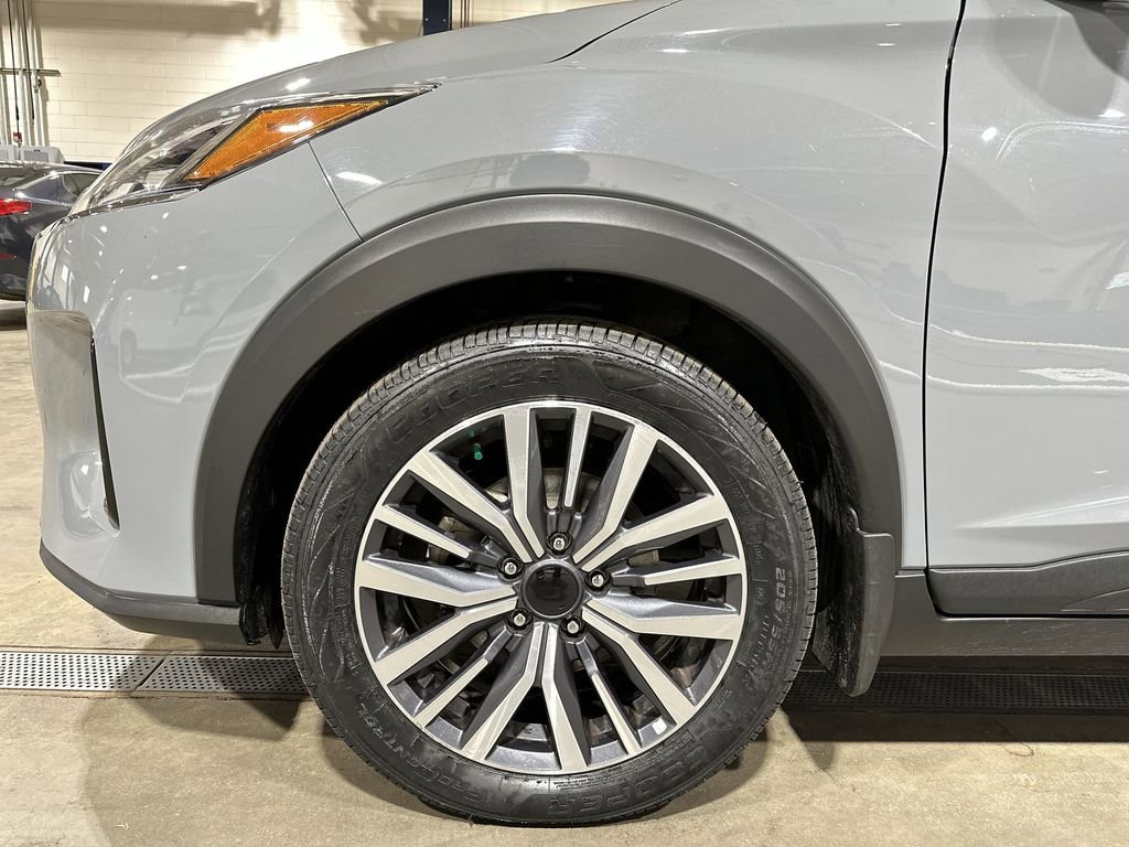 Used 2023 Nissan Kicks SV image 18