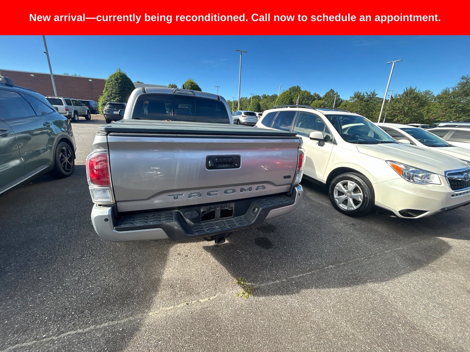 Used 2021 Toyota Tacoma TRD Off-Road w/ Technology Package AWD/4WD image 10