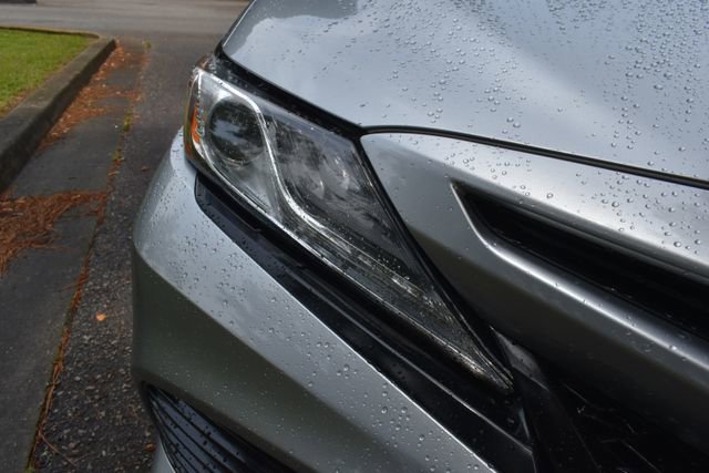 Used 2020 Toyota Camry XSE image 9