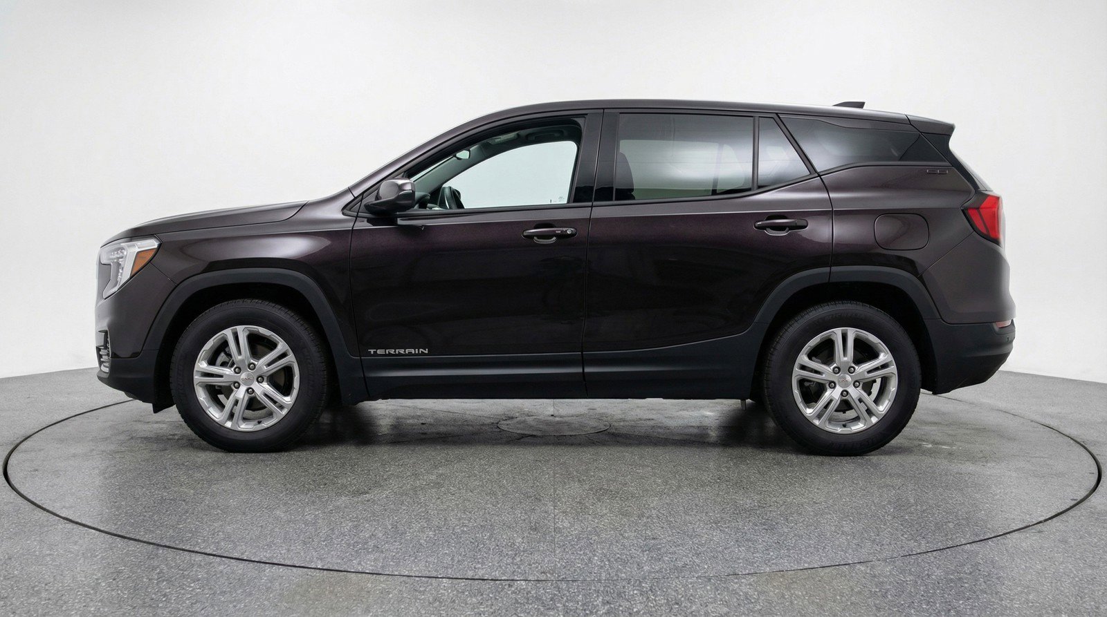 Used 2024 GMC Terrain SLE image 5