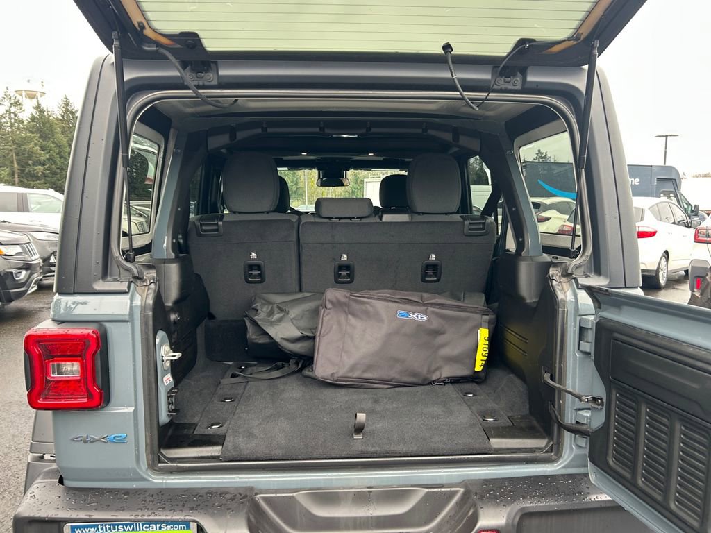 Used 2024 Jeep Wrangler Unlimited image 24