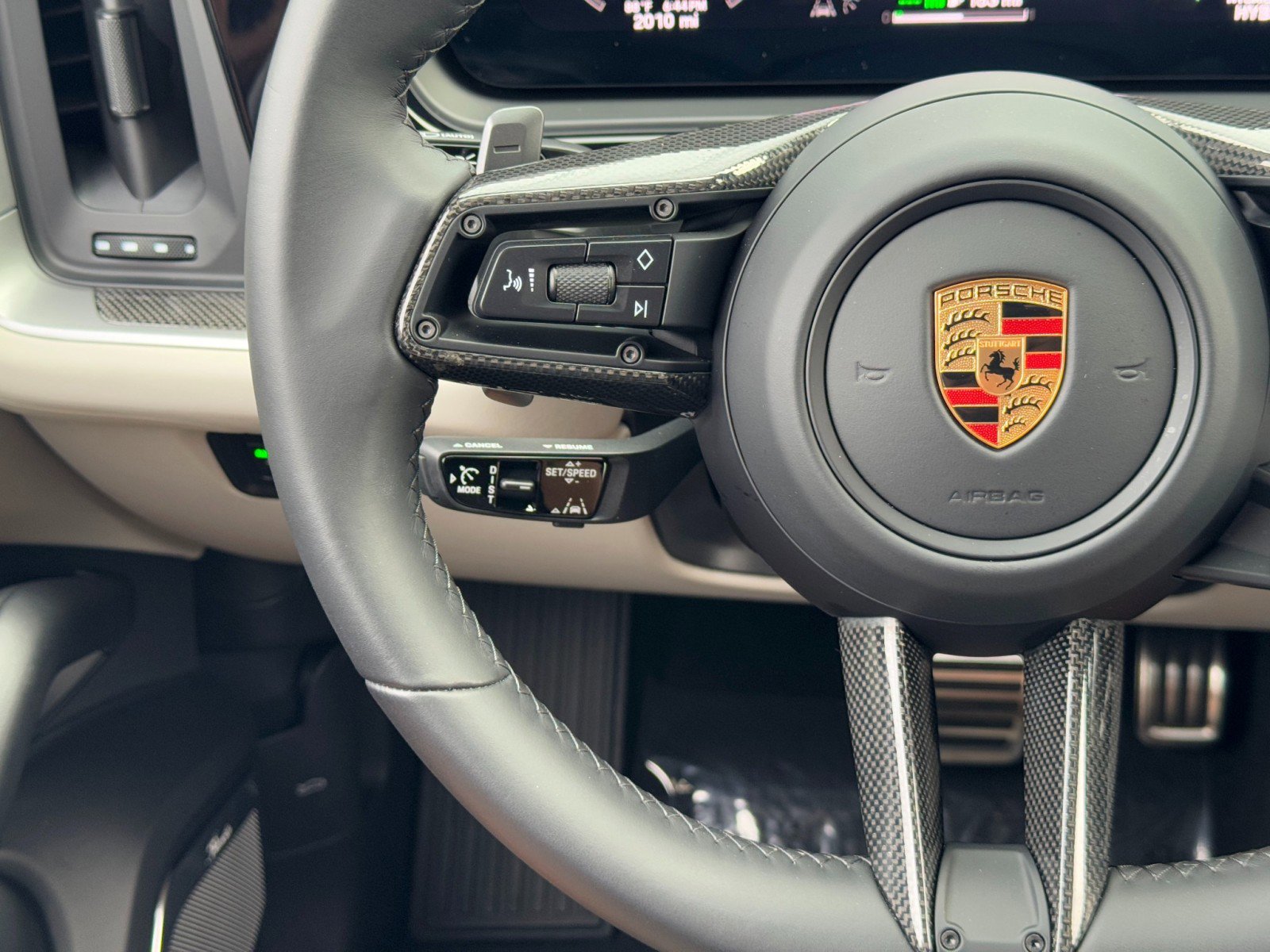 Used 2024 Porsche Cayenne Turbo AWD/4WD image 27