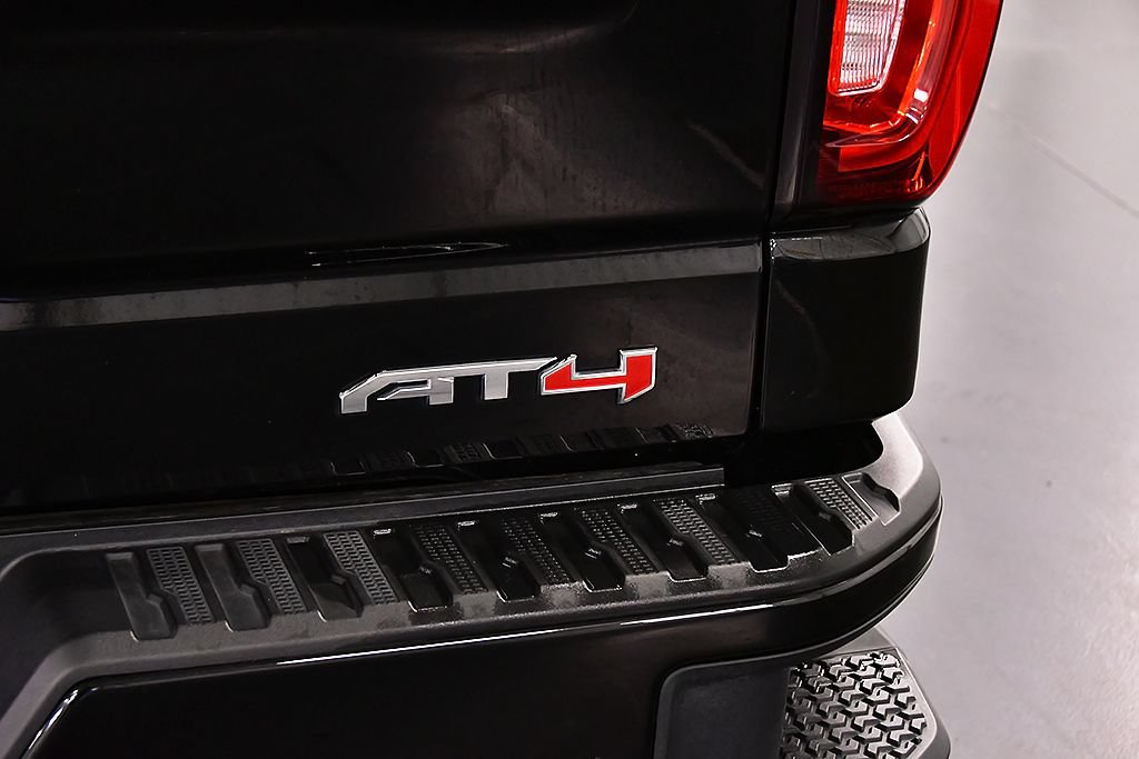 Used 2024 GMC Sierra 1500 AT4 w/ AT4 Premium Package AWD/4WD image 12