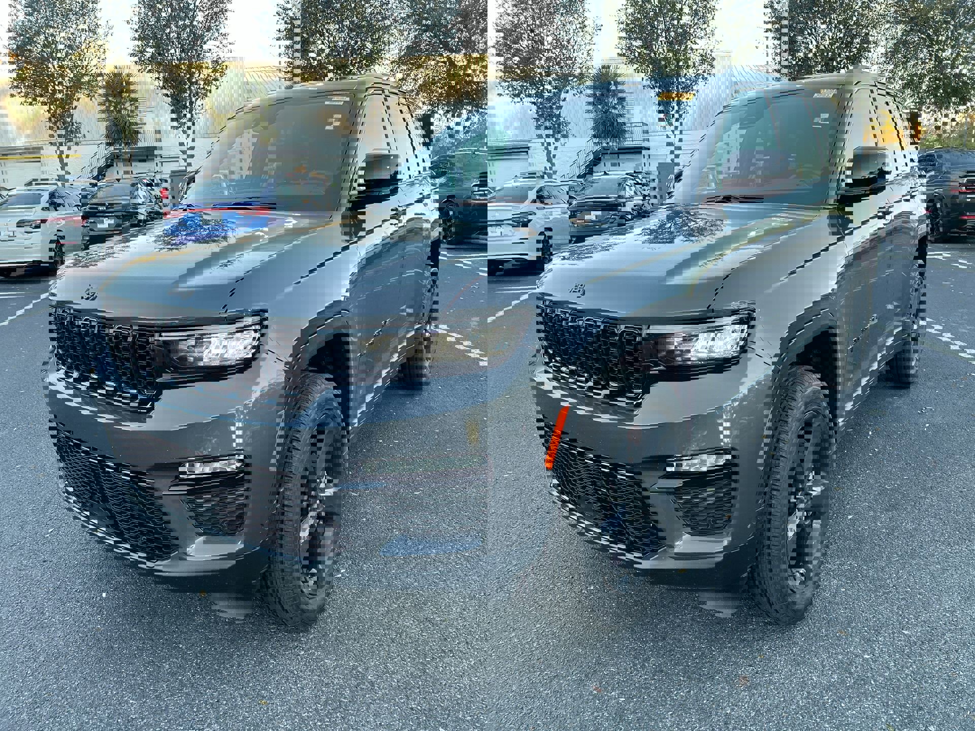 Used 2025 Jeep Grand Cherokee Limited image 5