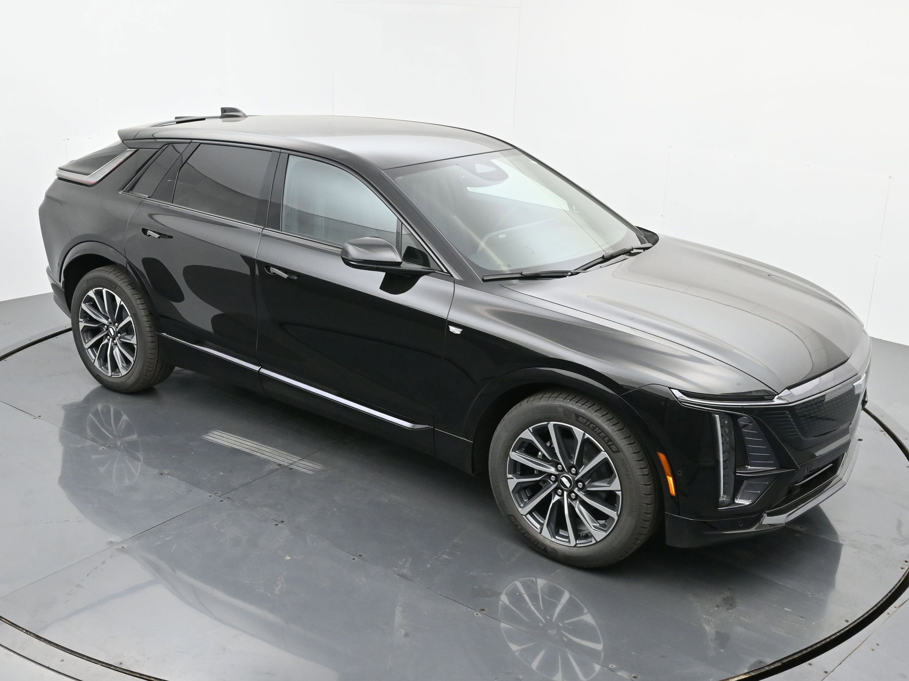 New 2025 Cadillac Lyriq Sport w/ LPO, Floor Liner Package image 29