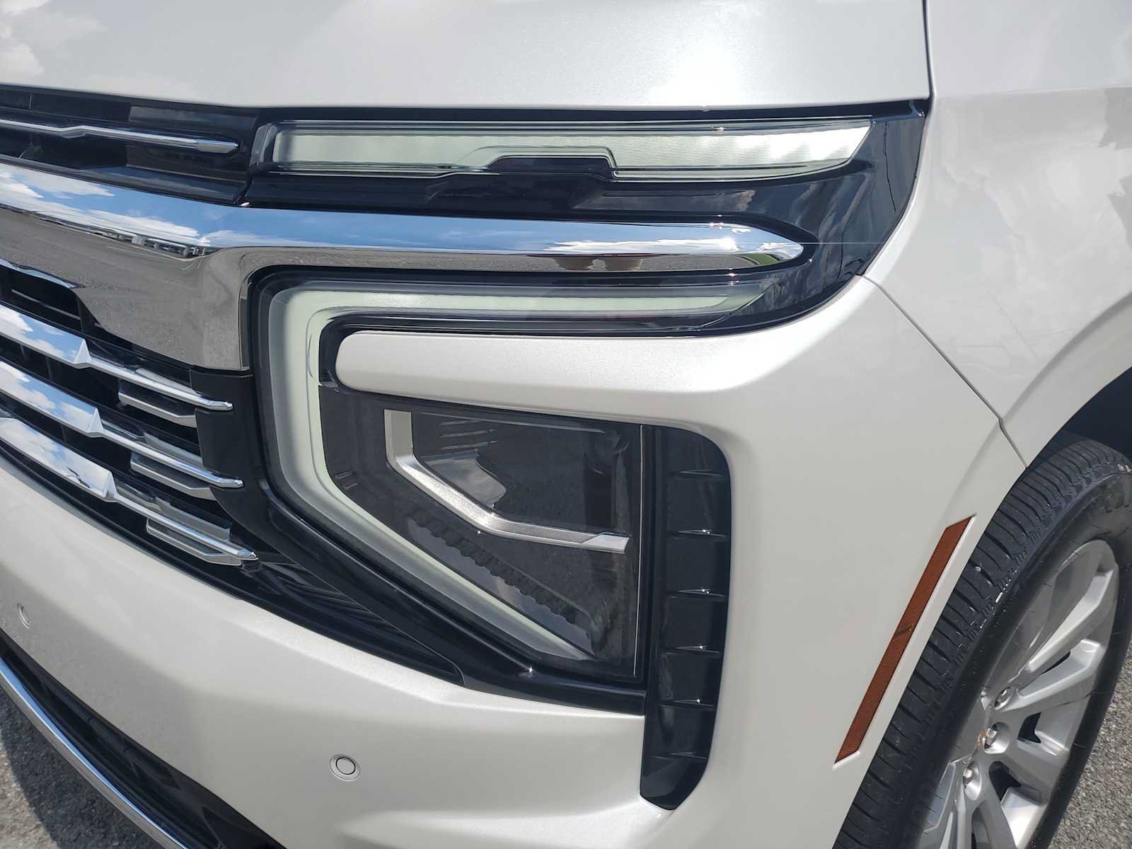 New 2025 Chevrolet Suburban Premier AWD/4WD image 24