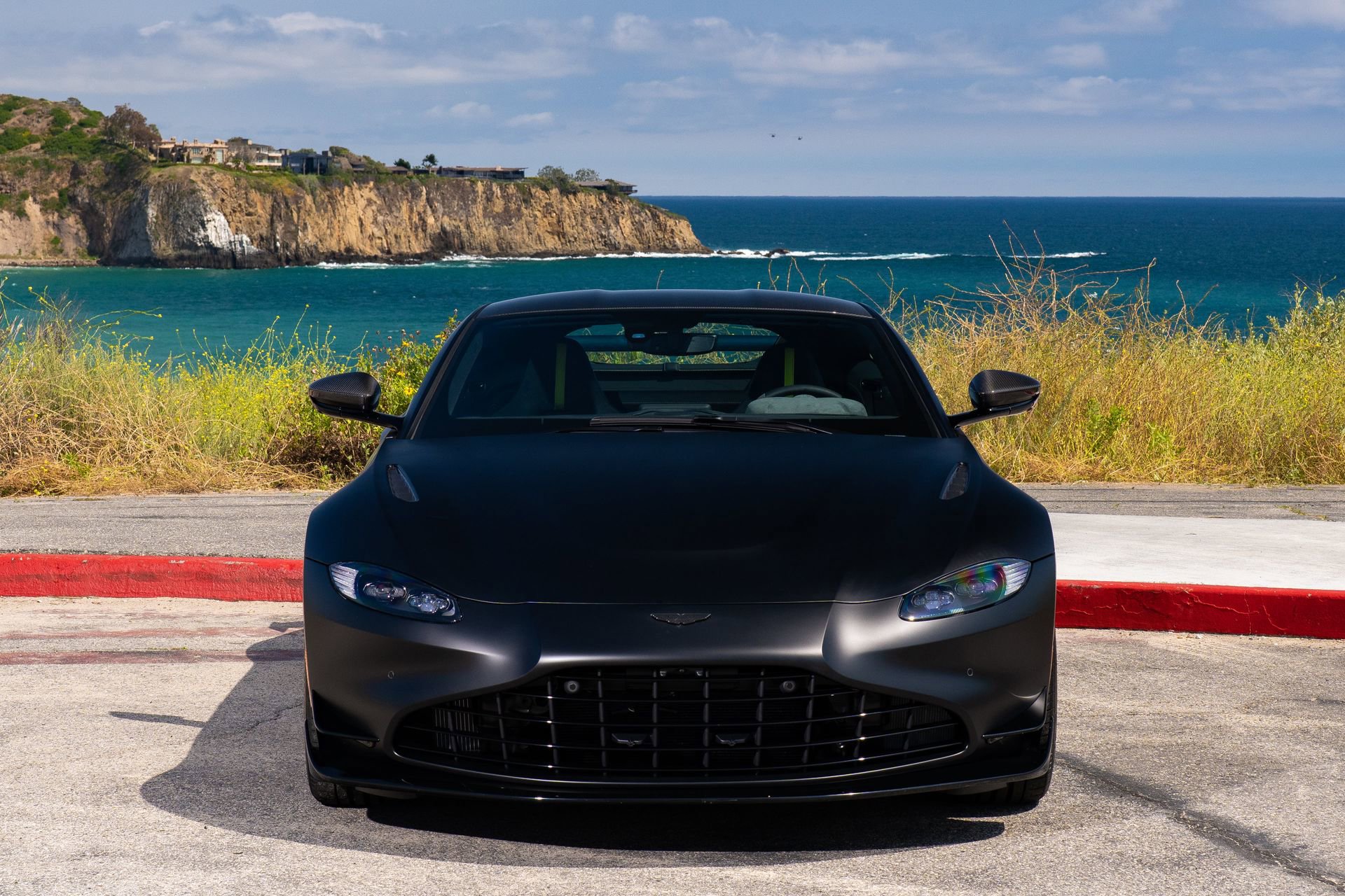 Used 2023 Aston Martin V8 Vantage Coupe RWD image 5