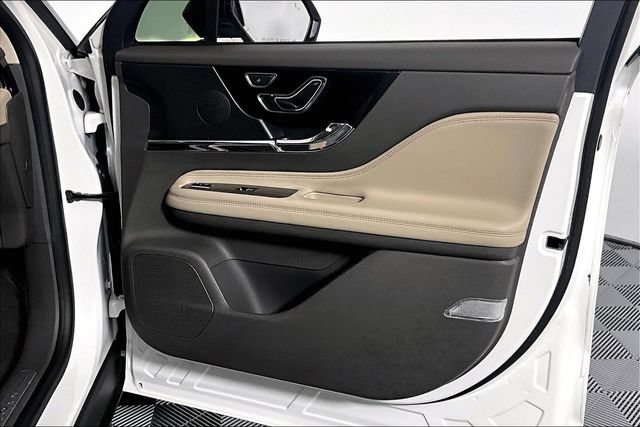 Used 2023 Lincoln Corsair Reserve FWD image 22