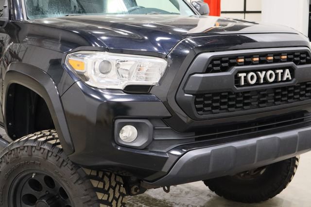 Used 2019 Toyota Tacoma SR5 AWD/4WD image 42