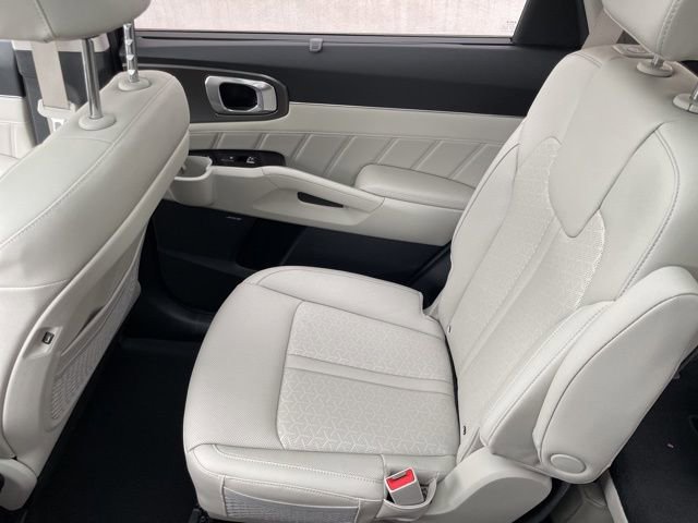 Certified 2023 Kia Sorento SX Prestige w/ Panoramic Sunroof Package AWD/4WD image 26